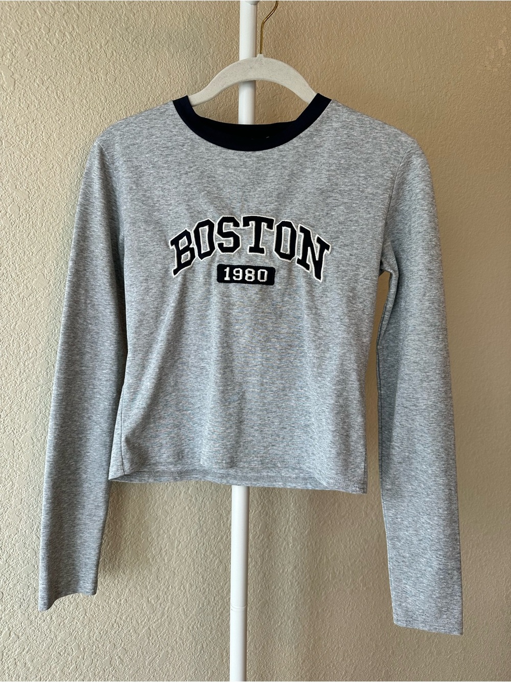 Edikted Boston 1980 grey long sleeve t shirt size medium